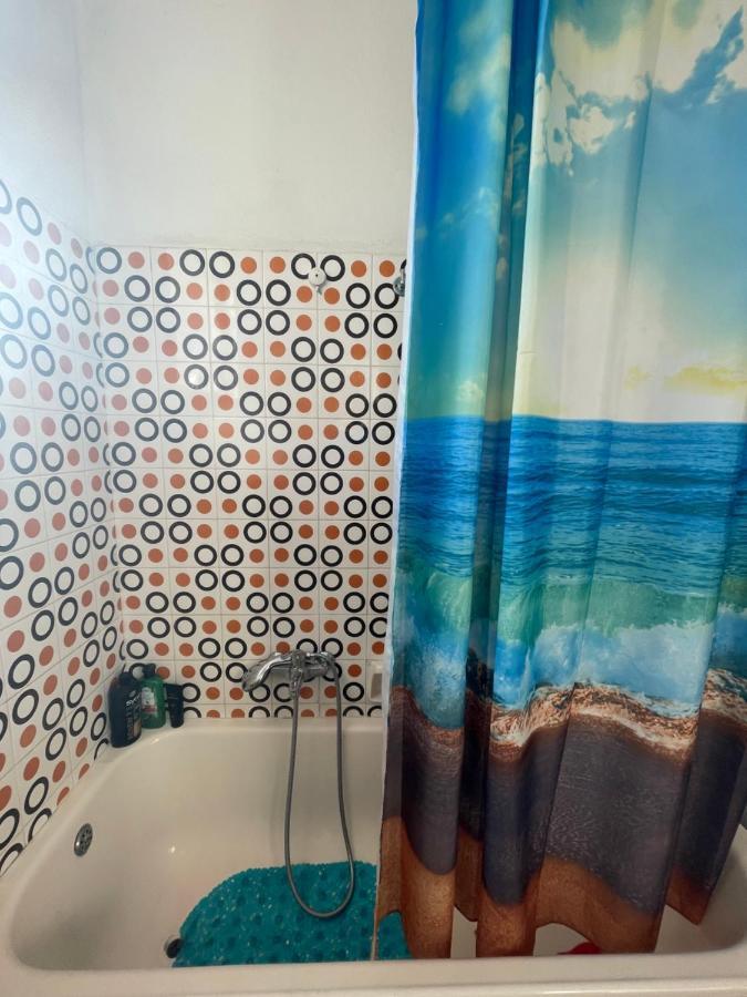 Spacious Apartment With Balconies, Ac, King Bed, Near Dt And Transports アテネ エクステリア 写真