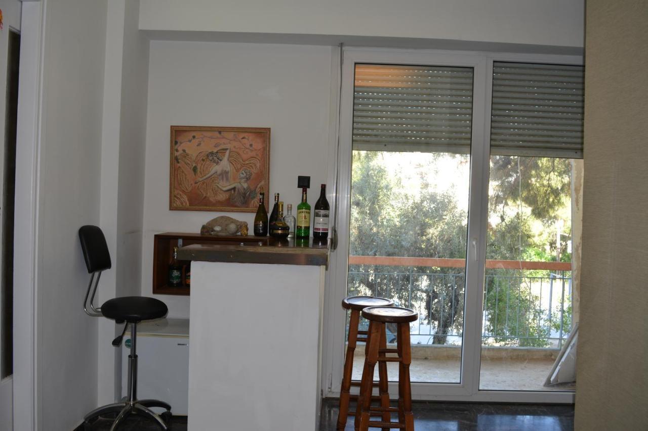Spacious Apartment With Balconies, Ac, King Bed, Near Dt And Transports アテネ エクステリア 写真